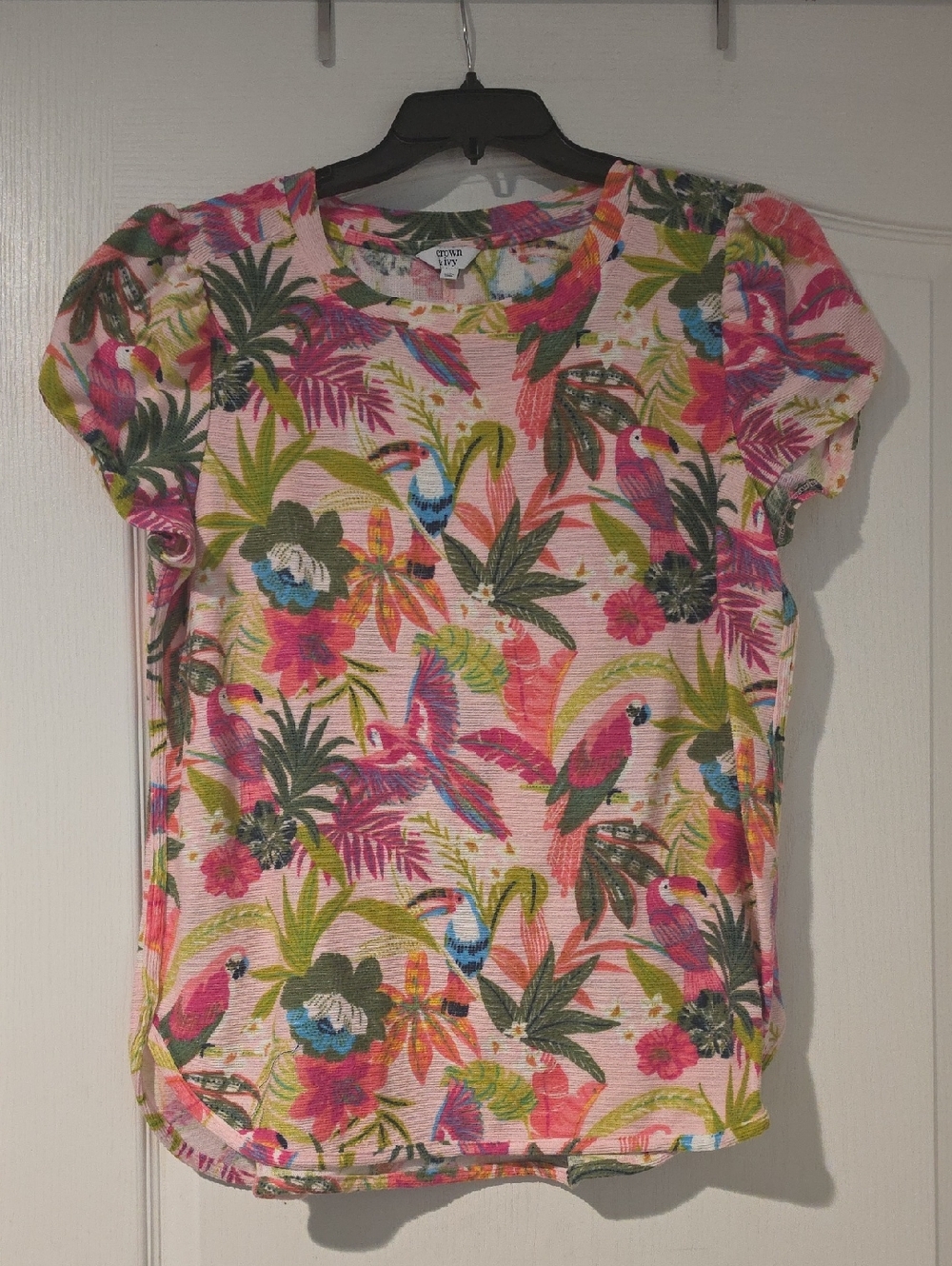 Crown & Ivy Pink Tropical Parrot Short Sleeve Top Size XL